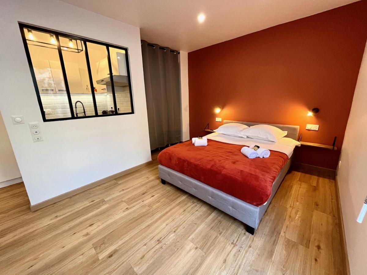 Studio Avec Grande Terrasse Et Parking Privatifs ก็อง ภายนอก รูปภาพ